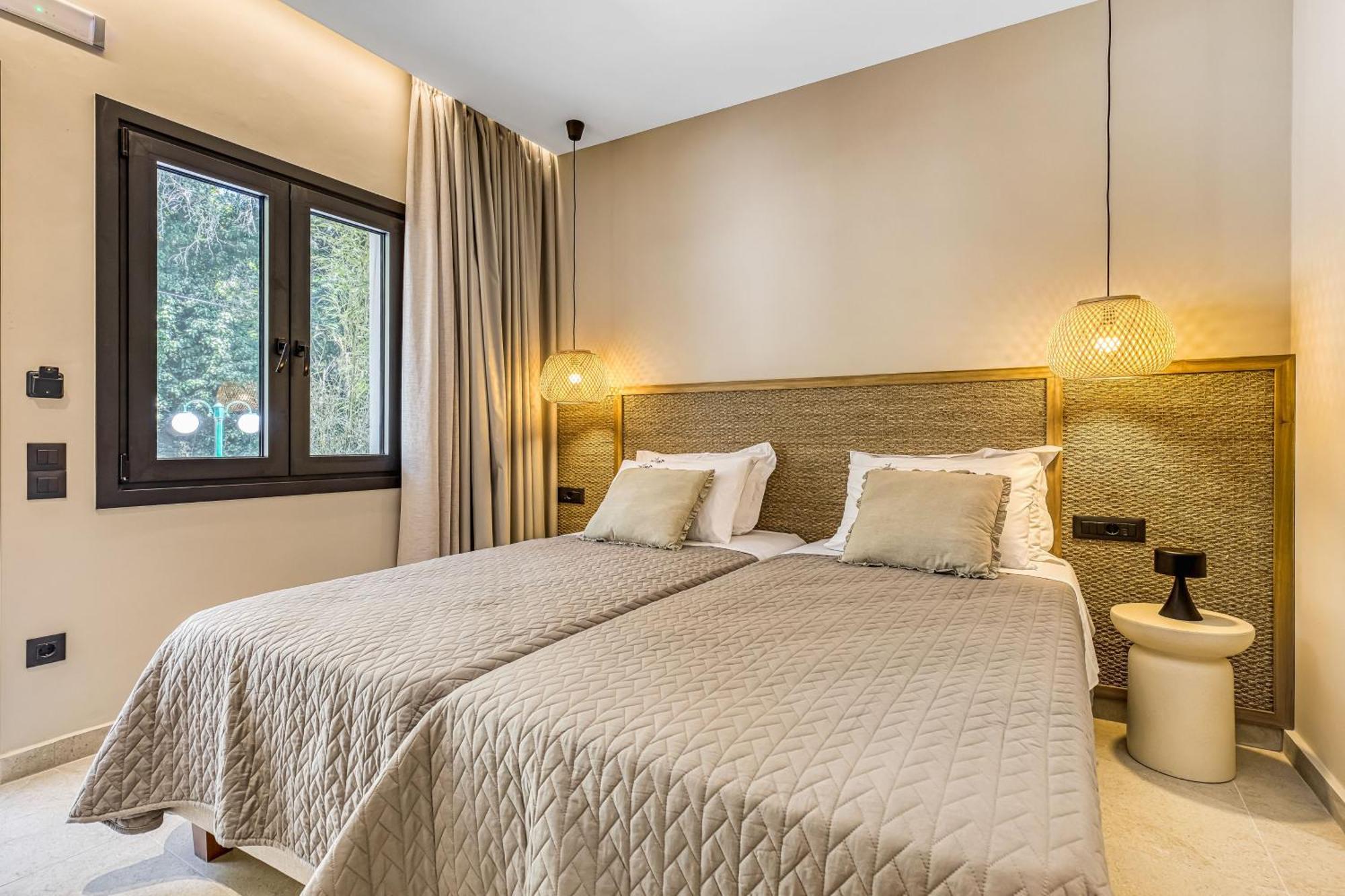 Almyra & 3* Agios Gordios (Corfu)