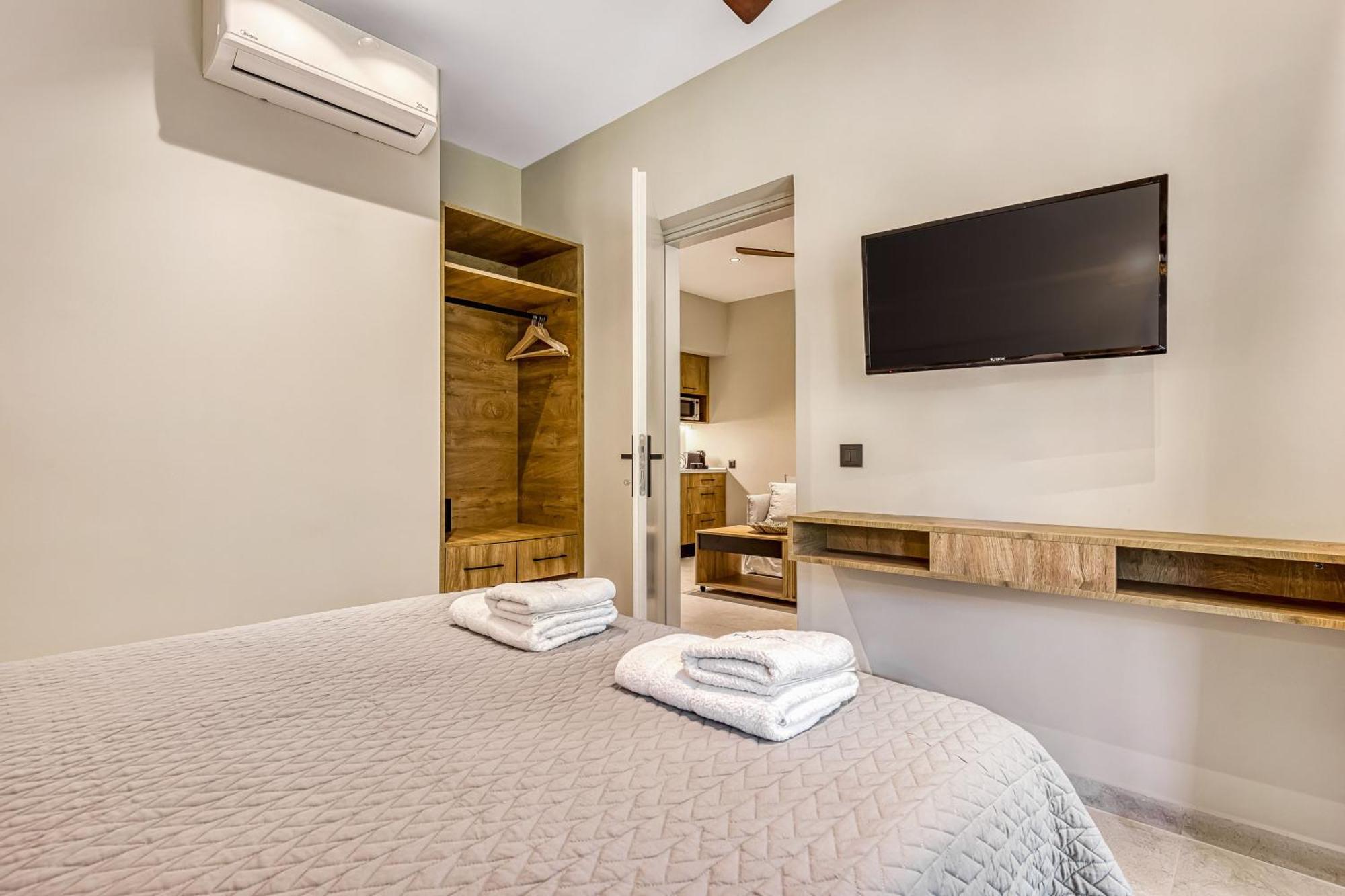 Almyra & Aparthotel